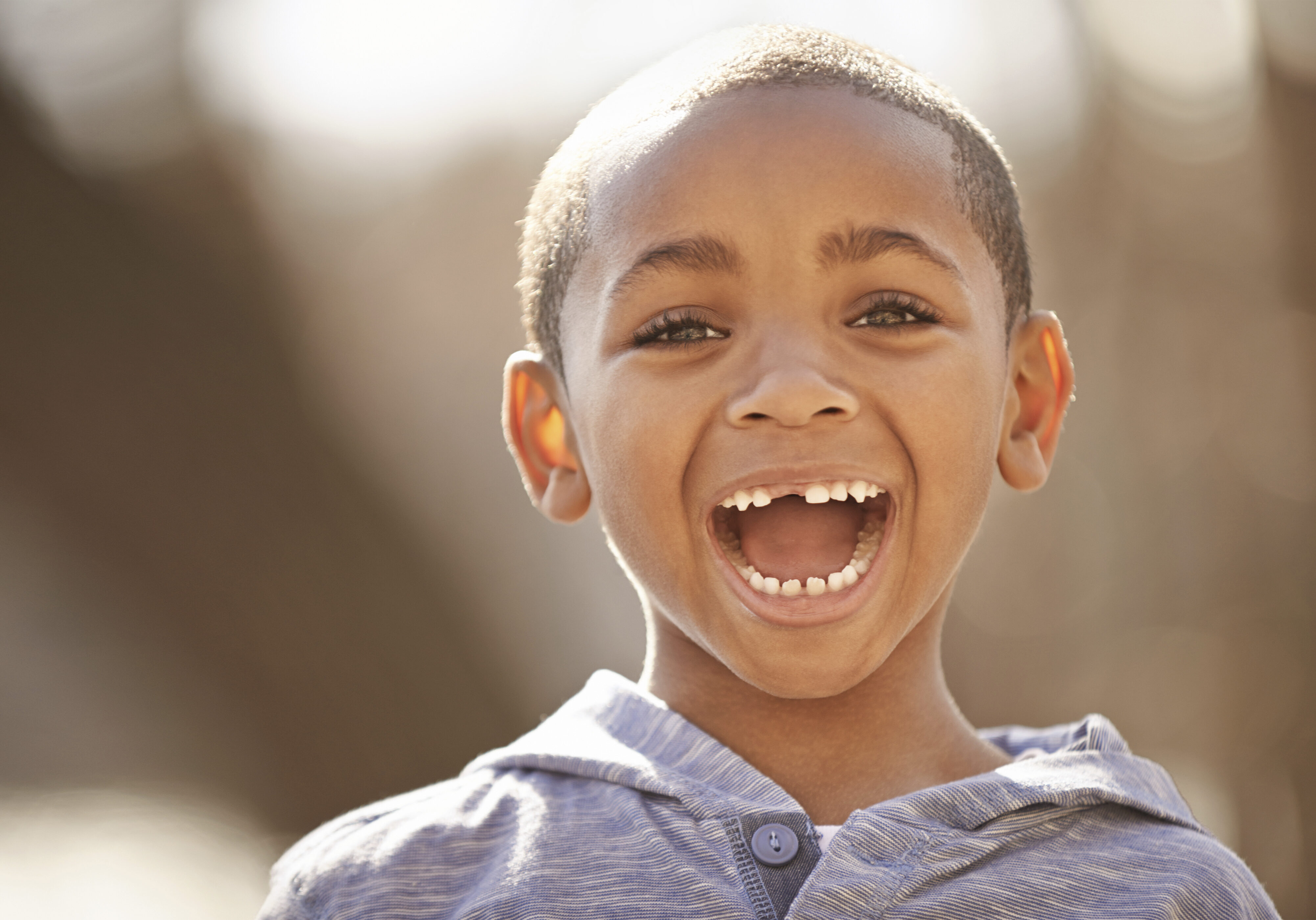 Portrait of a cute little boy enjoying a day outdoorshttp://195.154.178.81/DATA/i_collage/pu/shoots/805409.jpg